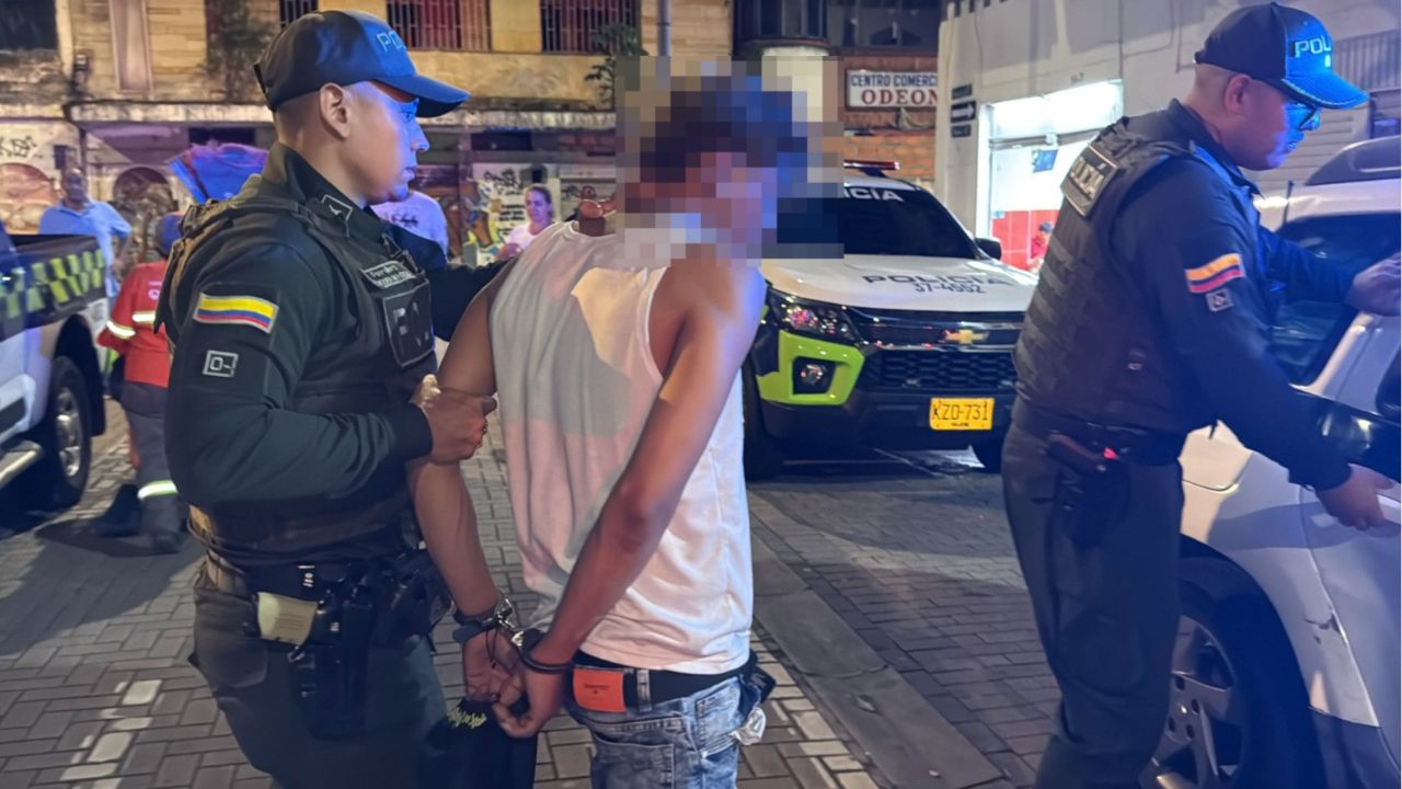Ladrones secuestraron a nueve personas y trataron de huir por los techos en Medellín