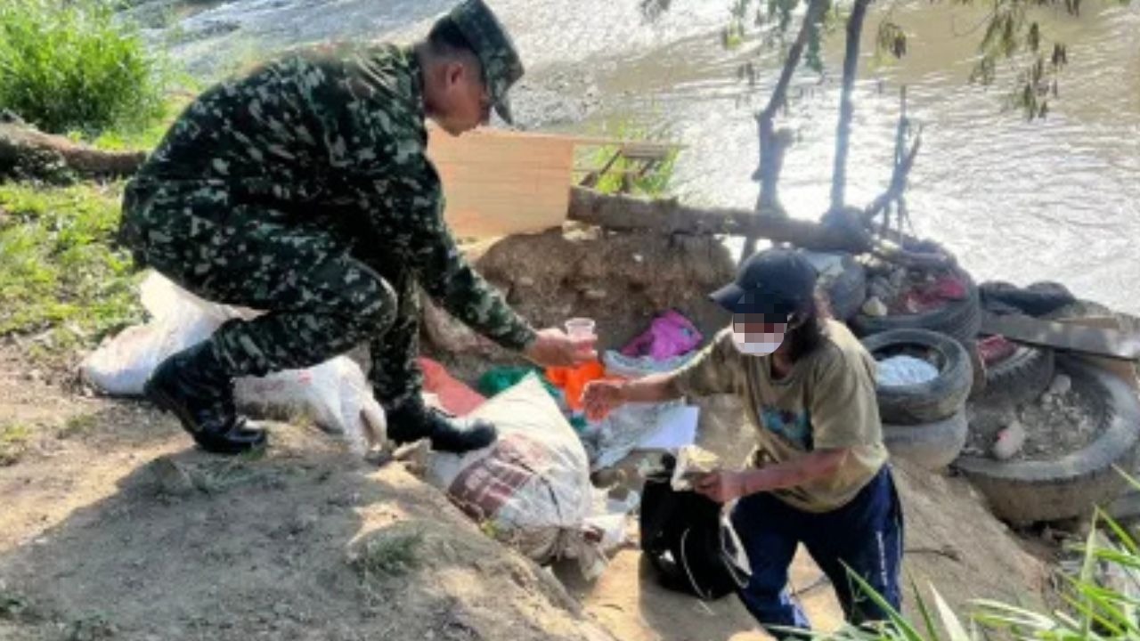 Soldados entregaron comida a más de 160 habitantes de calle en Medellín
