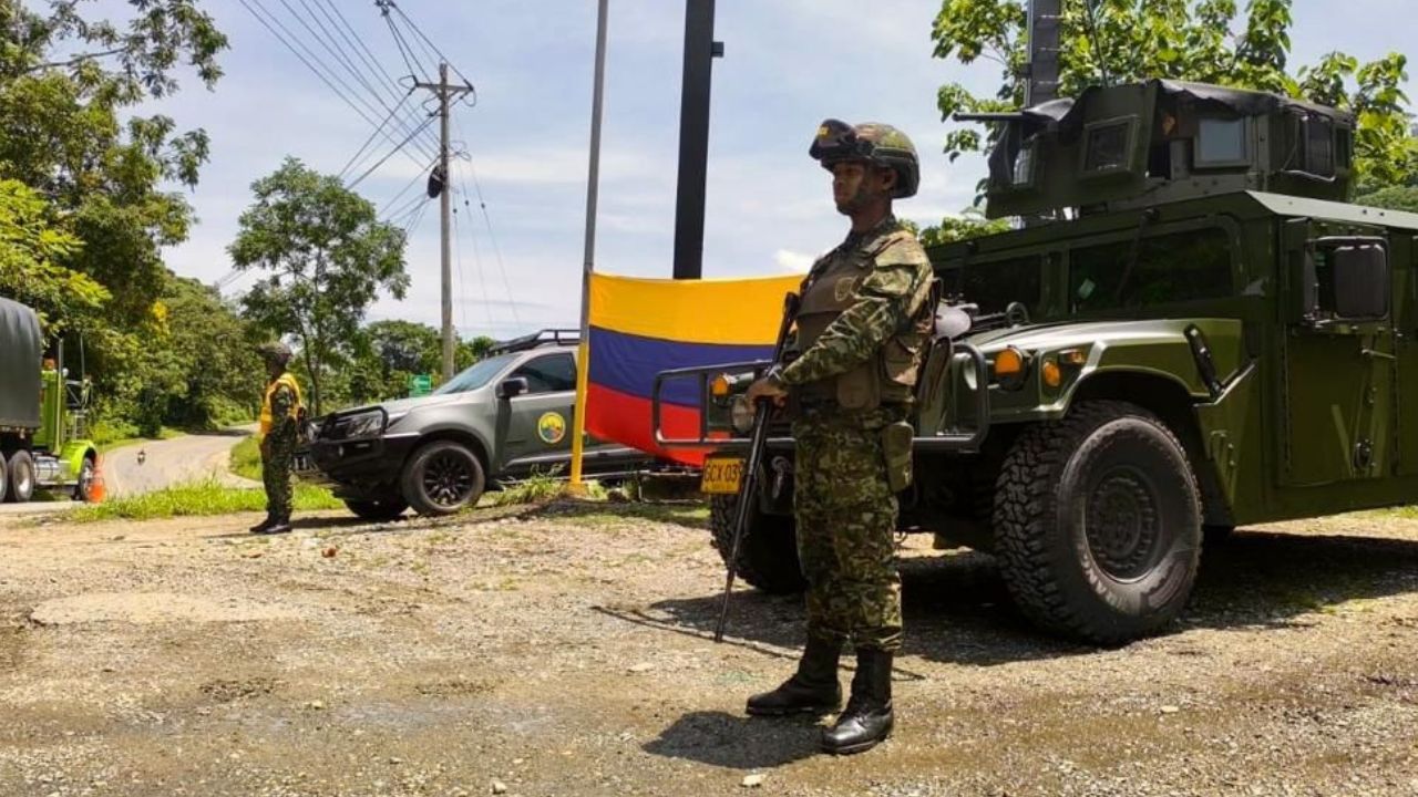 Ejército despliega vehículos blindados en Cali para reforzar la seguridad