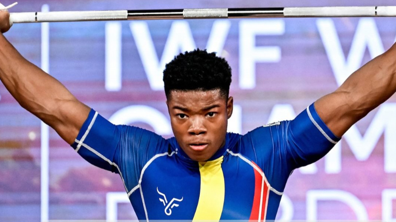 Jokser Albornoz gana triple medalla en Noruega y cierra con broche de bronce el Mundial de Pesas