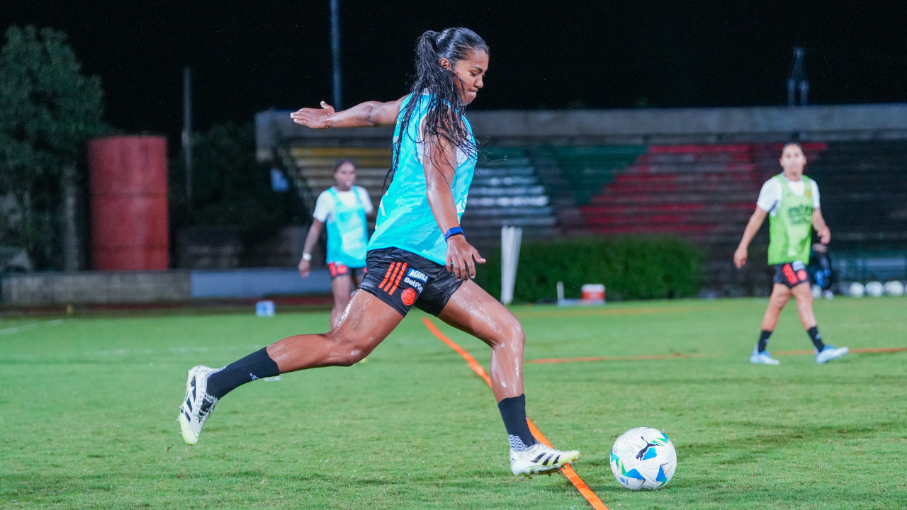 Cuenta regresiva: Con 17 guerreras en Medellín, la Selección Colombia Femenina acelera su preparación para el debut en el Atanasio