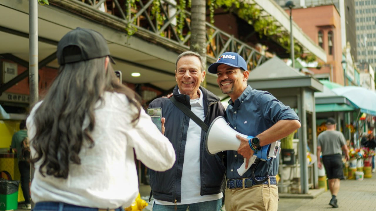 2 Creemos inició recolección de firmas en las calles de Medellín la respuesta ciudadana fue contundente