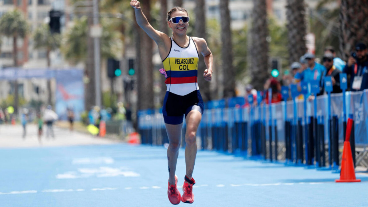 ¡Fuerza Colombia! María Carolina Velásquez cierra un histórico Top 33 en el desafío de la Copa Mundial de Triatlón de Roma