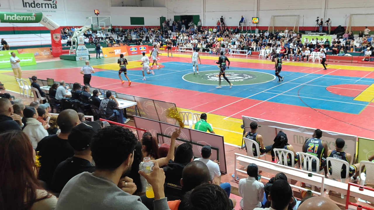 ¡El baloncesto en Antioquia arde! Pulso épico en la Copa Élite entre Marinilla y Girardota