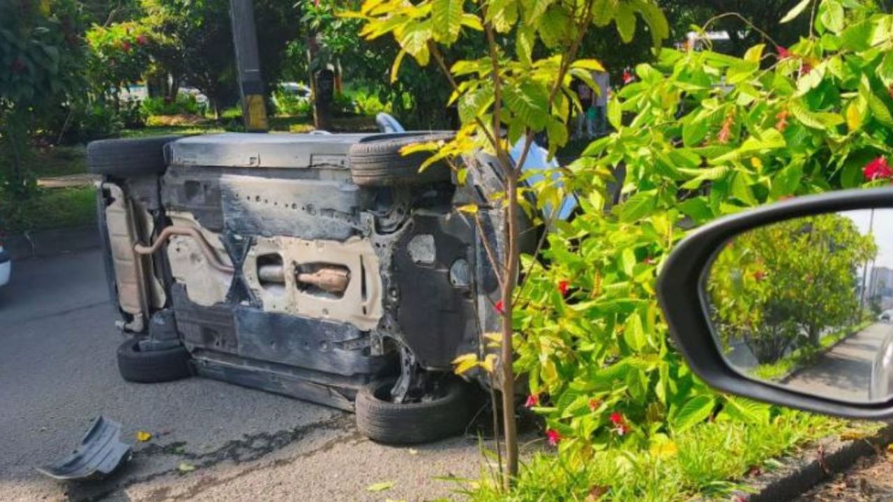 ¡Grave accidente! Choque múltiple en la Avenida Las Vegas