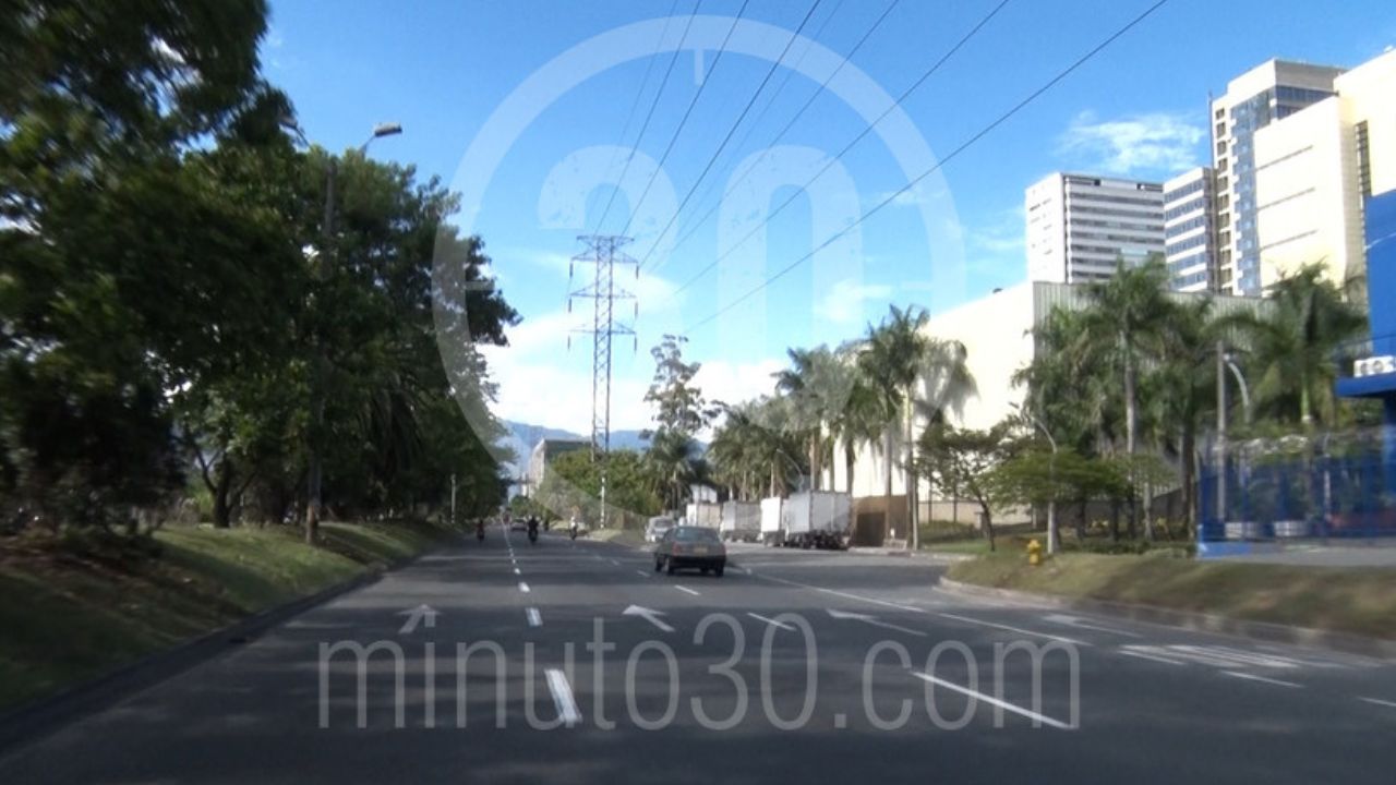 Cierre de un carril en la Avenida Regional de Medellín por obras de EPM