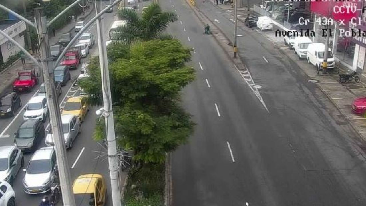 ¡Medellín patinando! Derrame de aceite vuelve peligrosa la Av. El Poblado y truenos frenan el Metrocable J