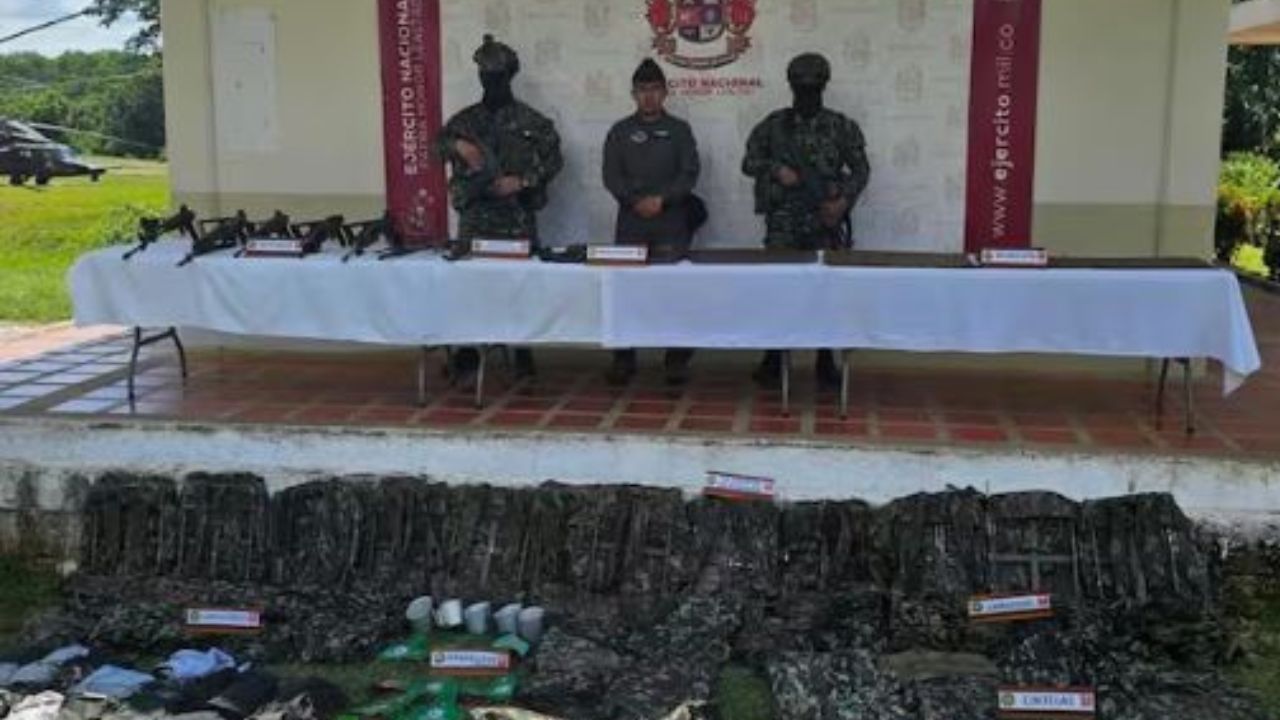  Ejército abate a un miembro del Clan del Golfo e incauta arsenal de guerra