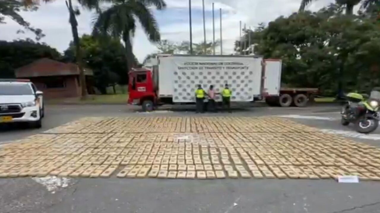 ¡Millonaria carga incautada! Caen 1,2 toneladas de marihuana de las disidencias en la vía Bogotá–Villavicencio
