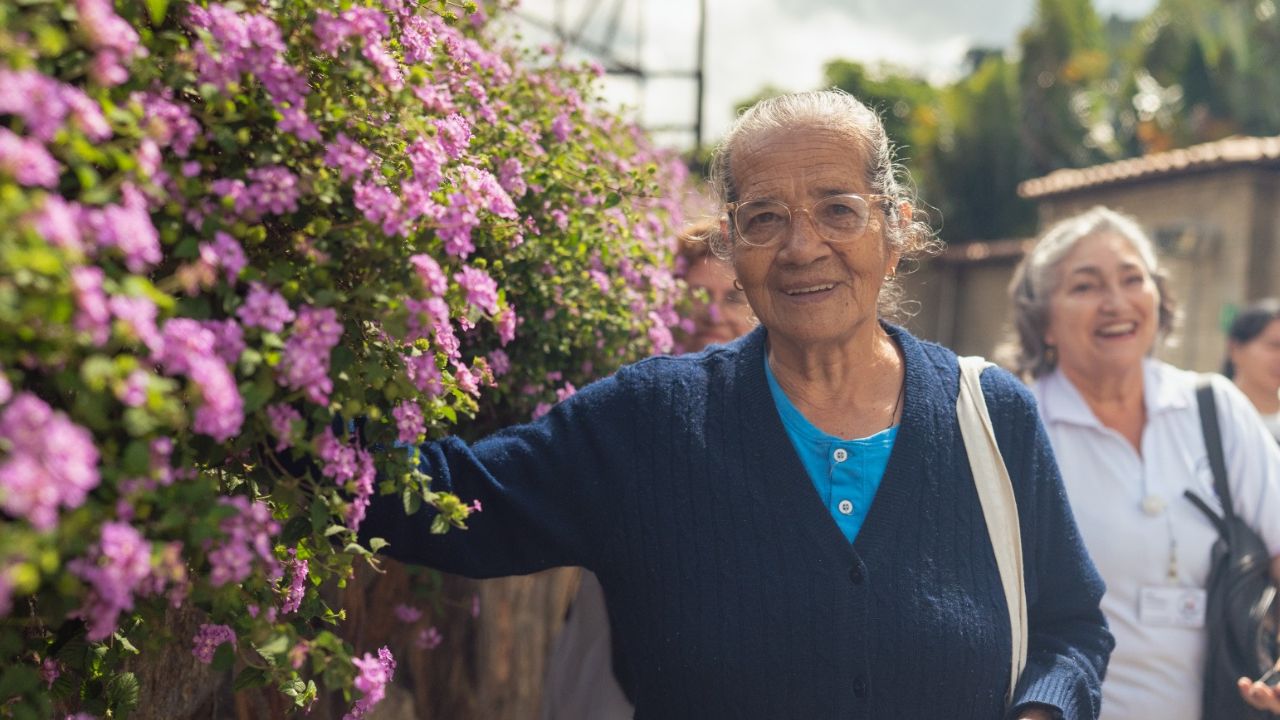 Jornada de bienestar y descanso para 5 mil cuidadoras en Medellín