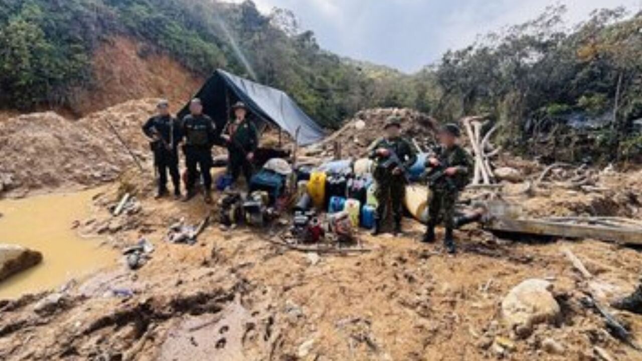 ¡Golpe a la minería ilegal en Antioquia! Autoridades suspenden extracción de oro y capturan a 10 personas en San Carlos