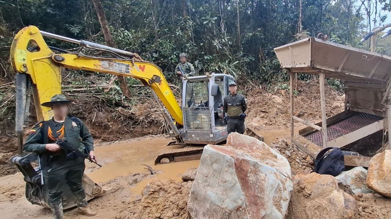 ¡Golpe a la minería ilegal en Antioquia! Autoridades suspenden extracción de oro y capturan a 10 personas en San Carlos