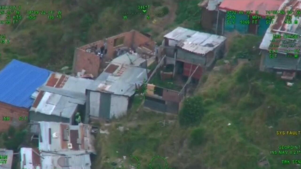 ¡Golpe al mercado criminal! Policía recupera 8 motos robadas y detiene a dos delincuentes en Bogotá