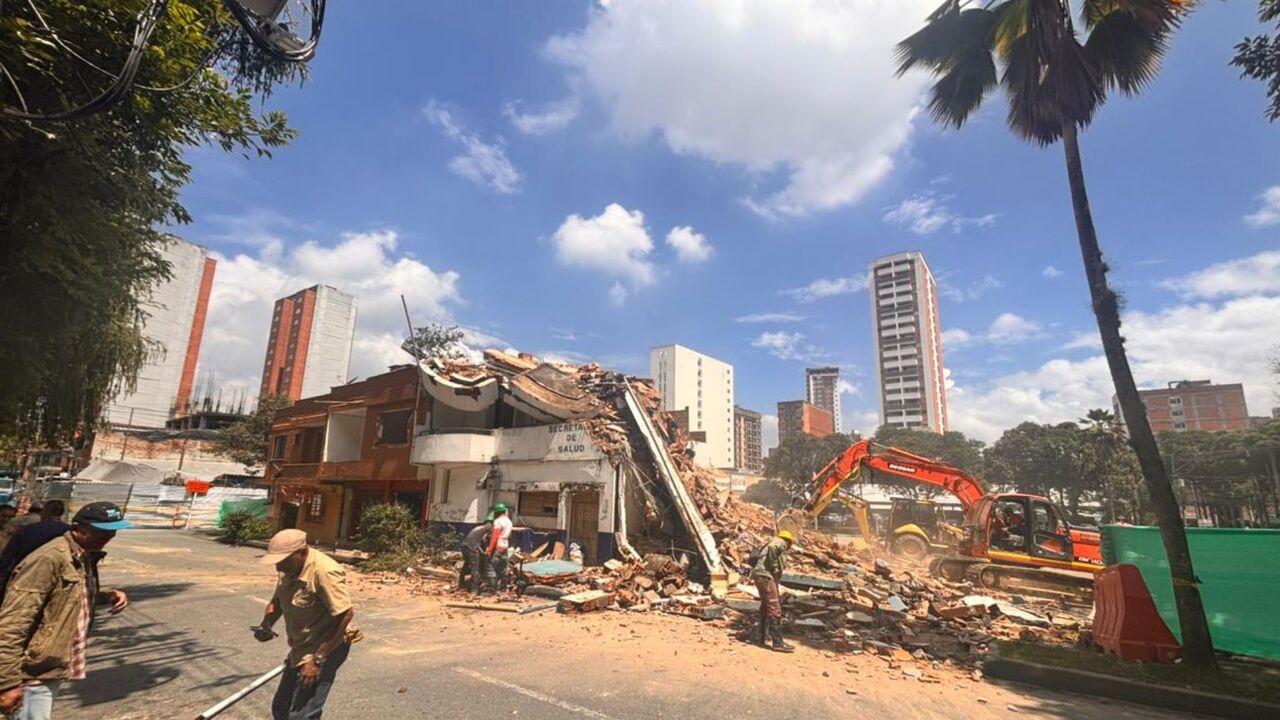 ¡Sabaneta da un paso histórico! Finaliza la demolición y arranca la nueva etapa del proyecto Plazoleta Central Inteligente