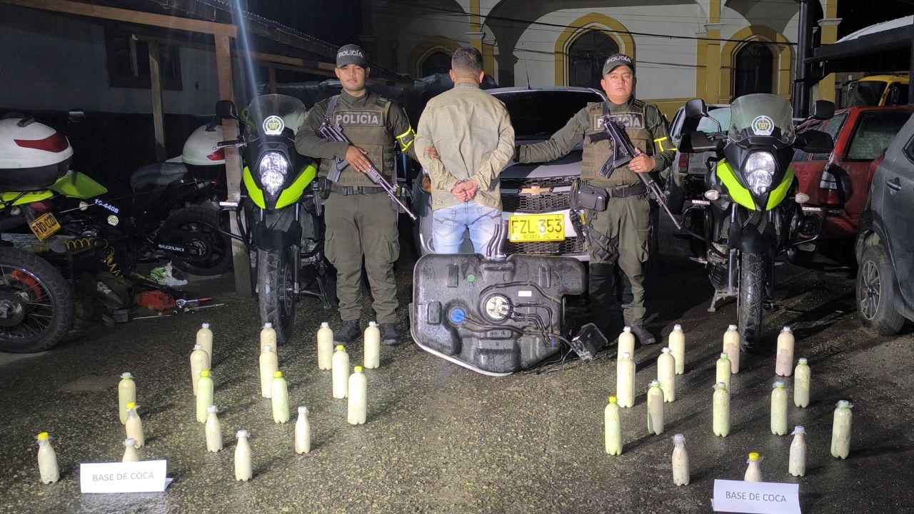 Hallan 20 kilos de base de coca ¡escondidos en el tanque de gasolina! de un carro