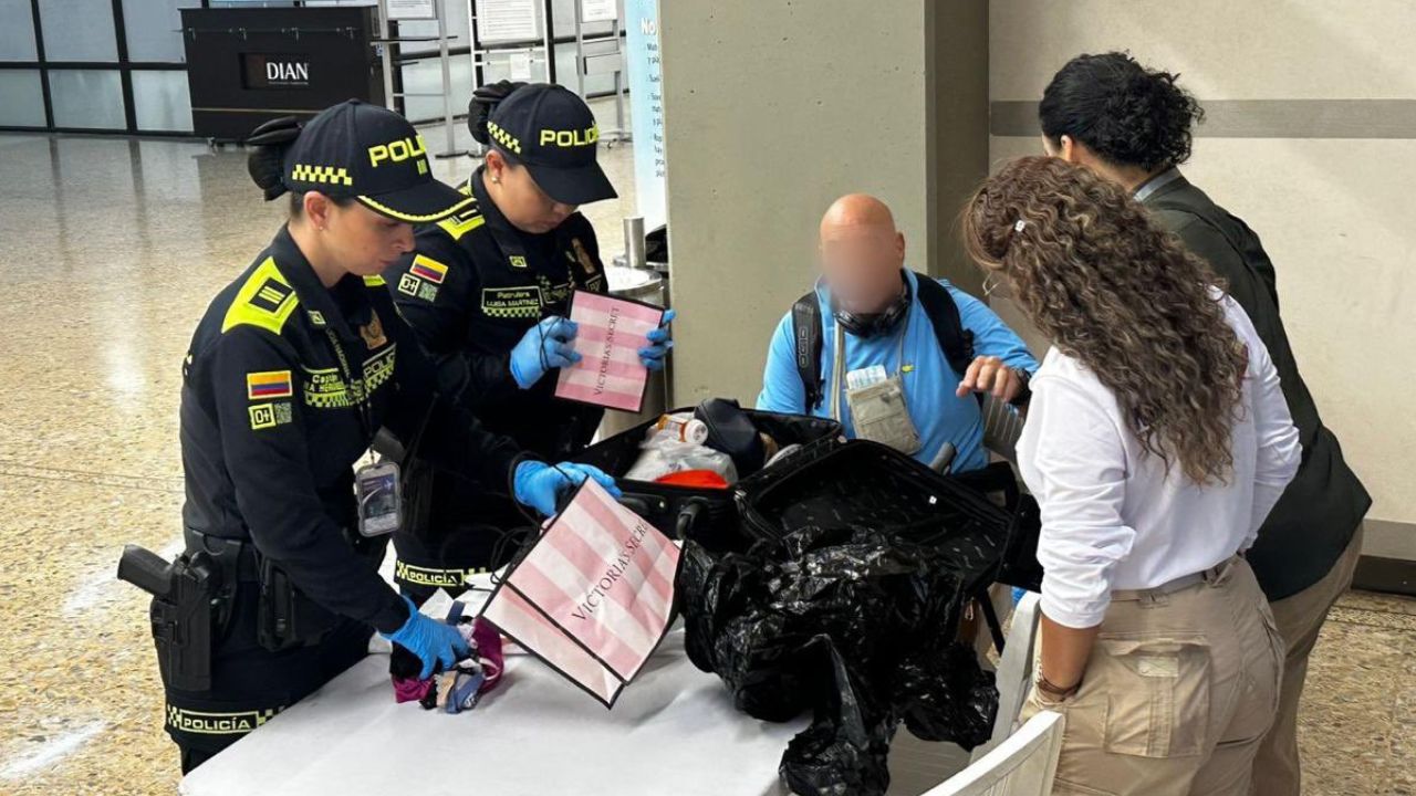  extranjero fue inadmitido al llegar al aeropuerto de Rionegro