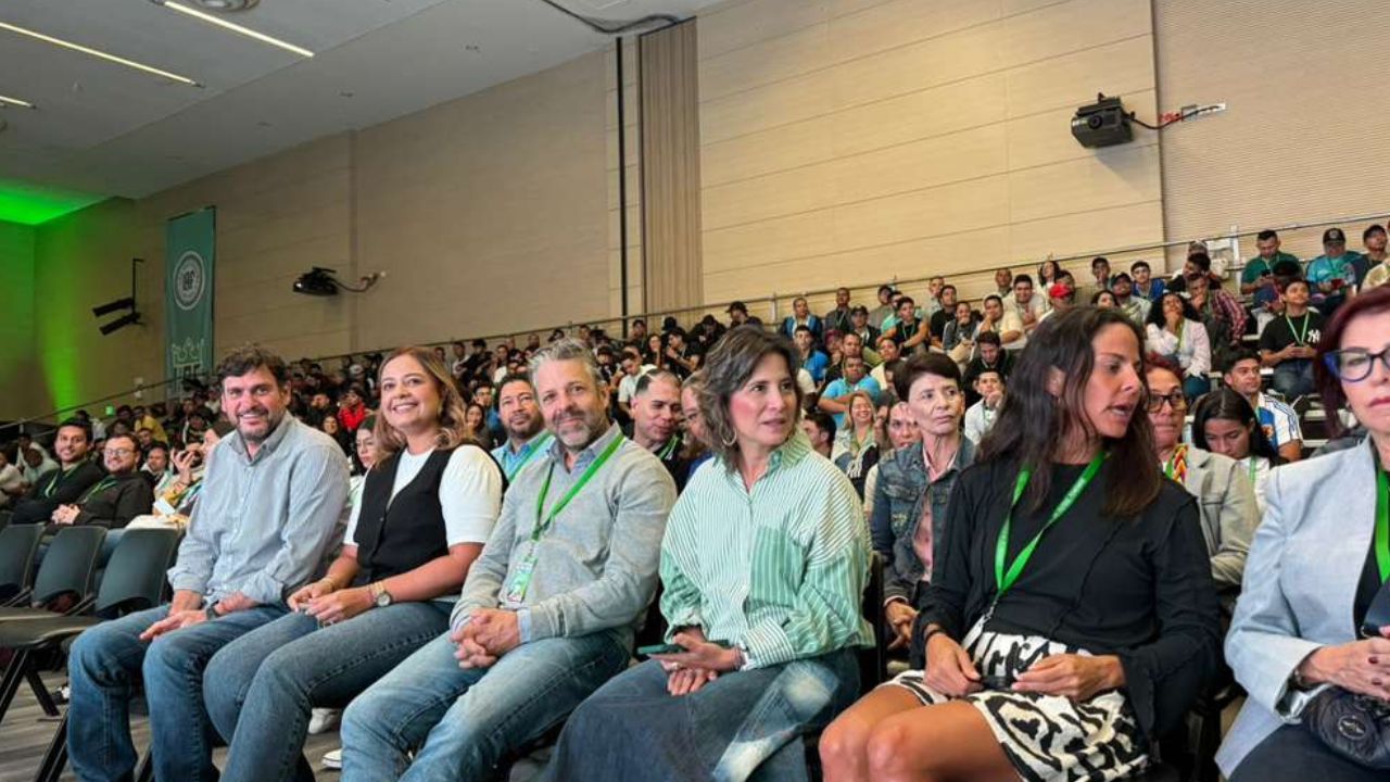 Medellín le puso el micrófono al fútbol femenino durante el Congreso Laffem