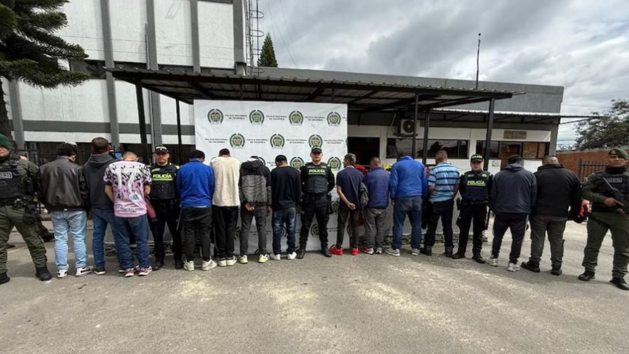 Policía capturó a 13 personas en pleno intento de robo a una bodega textil en Bogotá