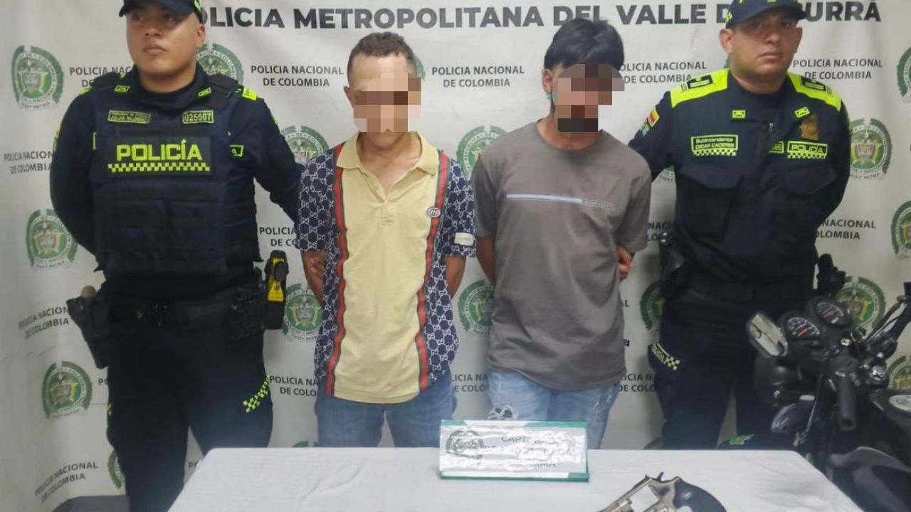 Motos inmovilizadas y puñales decomisados en megaoperativo contra el hurto en Medellín
