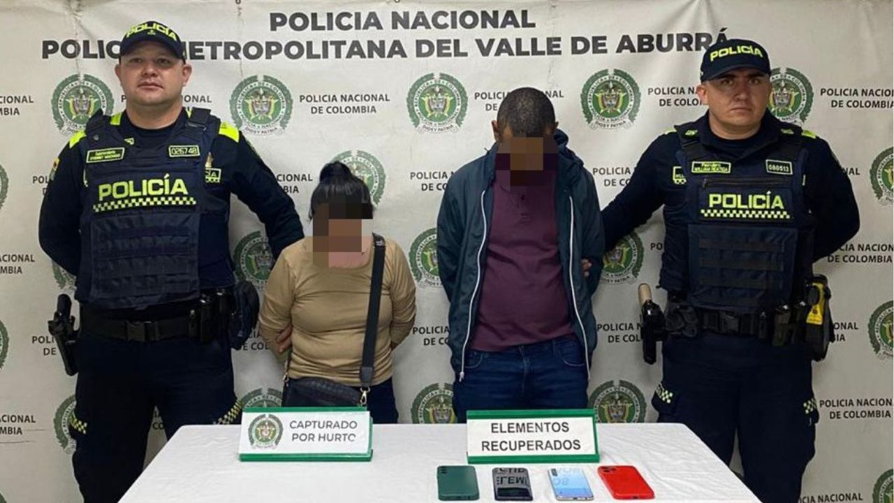 Motos inmovilizadas y puñales decomisados en megaoperativo contra el hurto en Medellín