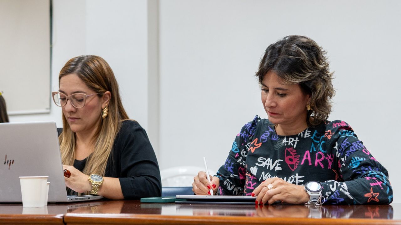 Medellín avanza en la protección de las mujeres frente a nuevas formas de violencia