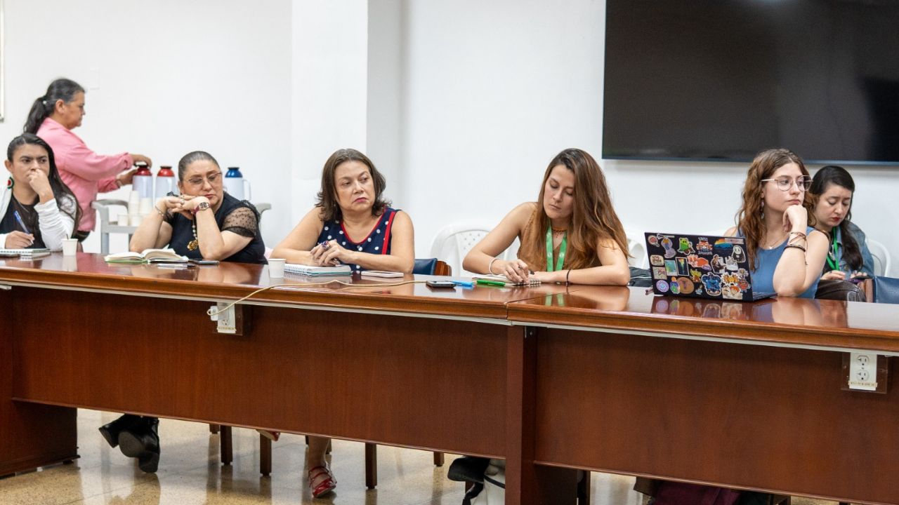 Medellín avanza en la protección de las mujeres frente a nuevas formas de violencia