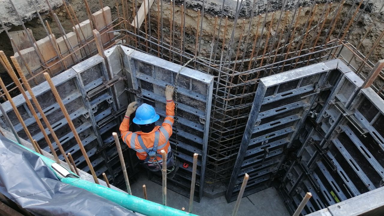 Avanza a toda máquina el proyecto Metro de la 80: alcanza el 78% de la red subterránea de energía en Calasanz