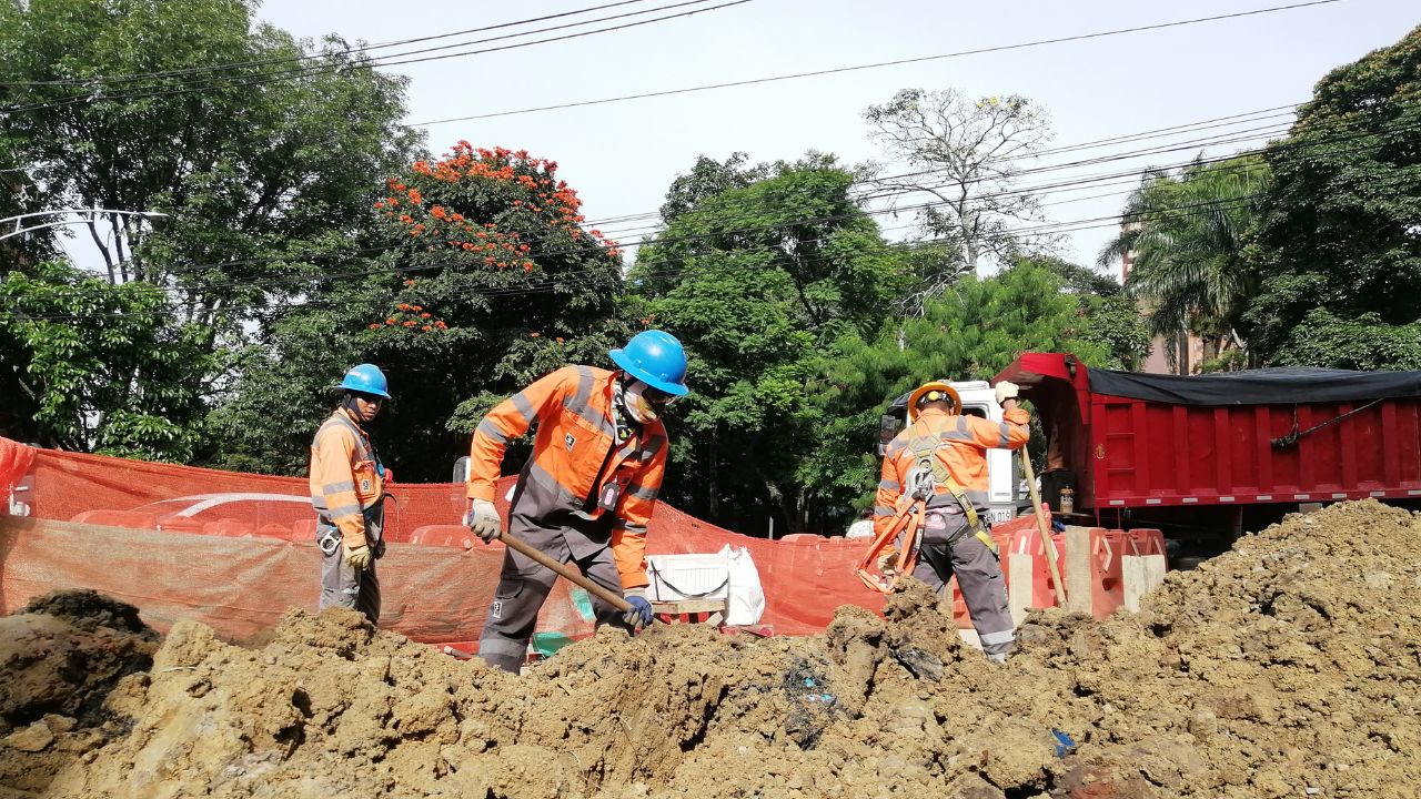 Nuevos cierres viales en Calasanz por obras de la red subterránea de energía para el Metro de la 80