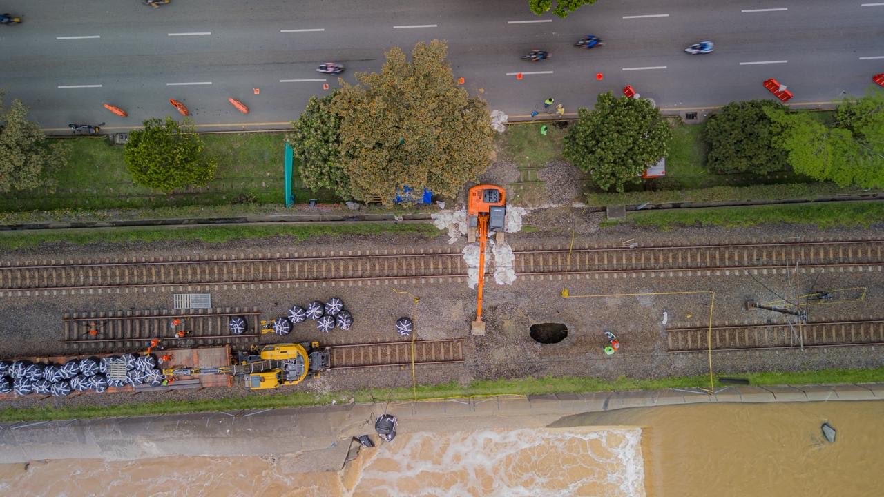 El Metro de Medellín acelera trabajos en la vía férrea afectada