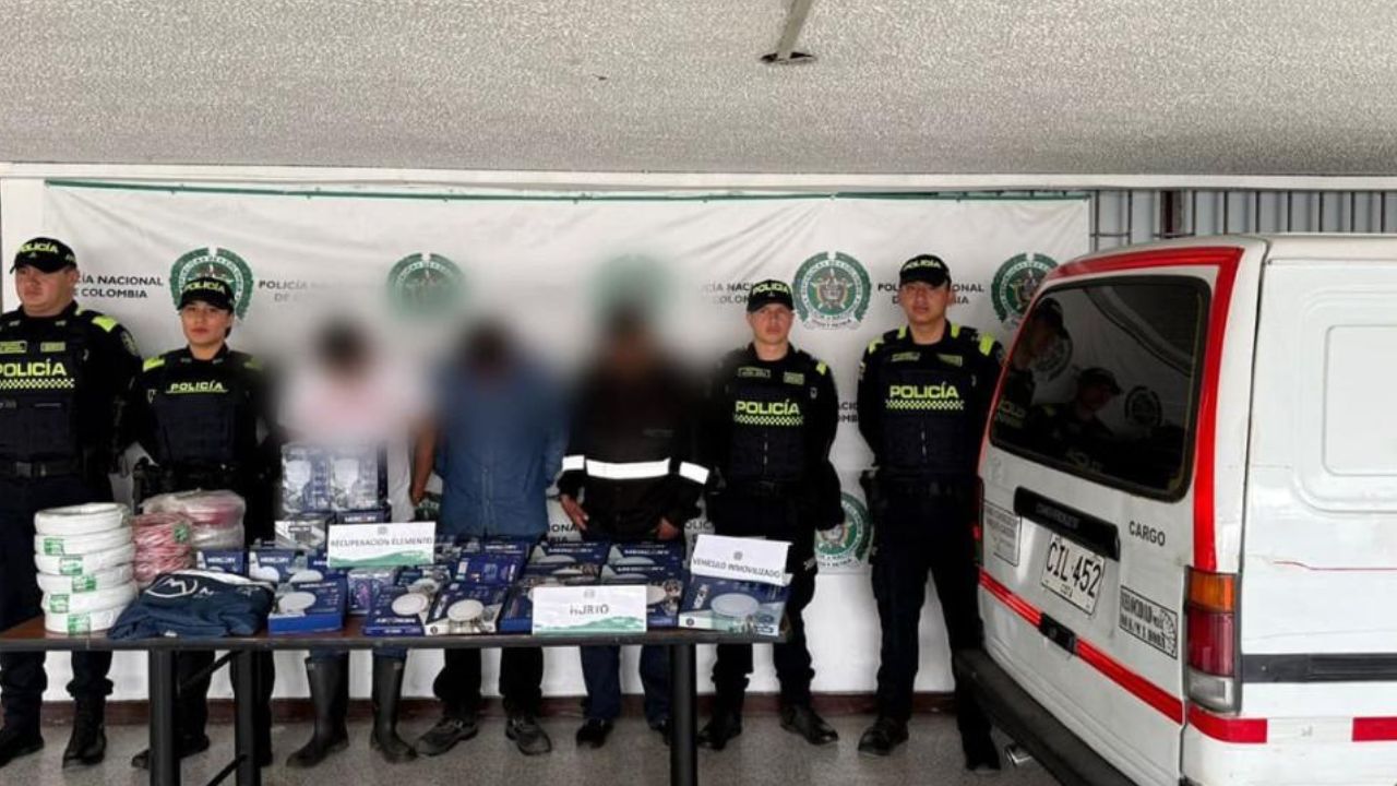Capturan a banda que robaba mercancía en Bogotá: se disfrazaban de contratistas del metro
