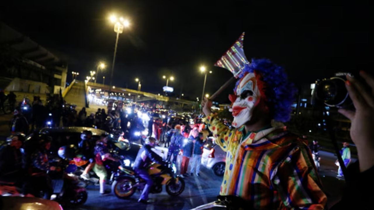 Bogotá mantiene restricciones a motociclistas durante Halloween pese a protestas: ‘No es un capricho’, dice la Alcaldía