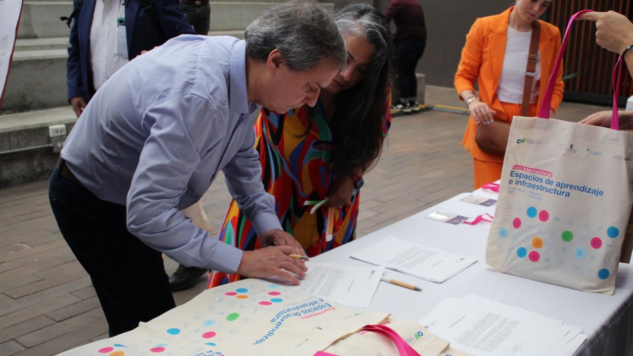 reconocida por su urbanismo social y escuelas modelo