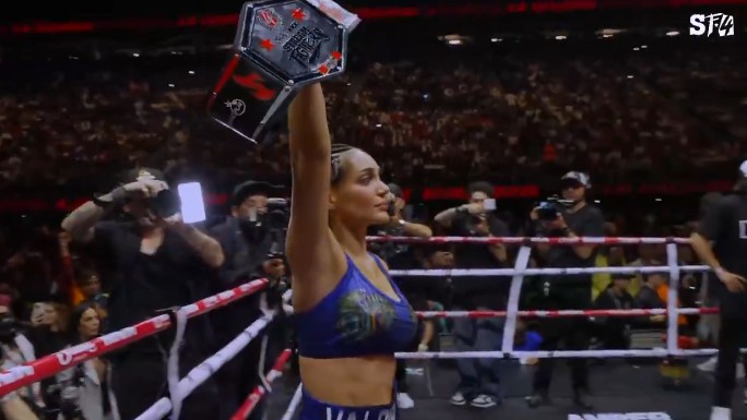 ¡Hicieron el ridículo! La Valdiri estrena «cinturón» sin pelea y hay video