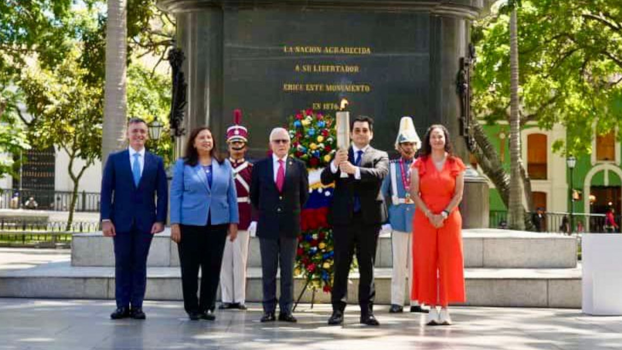 Se encendió el fuego Bolivariano rumbo a los XX Juegos Ayacucho – Lima 2025