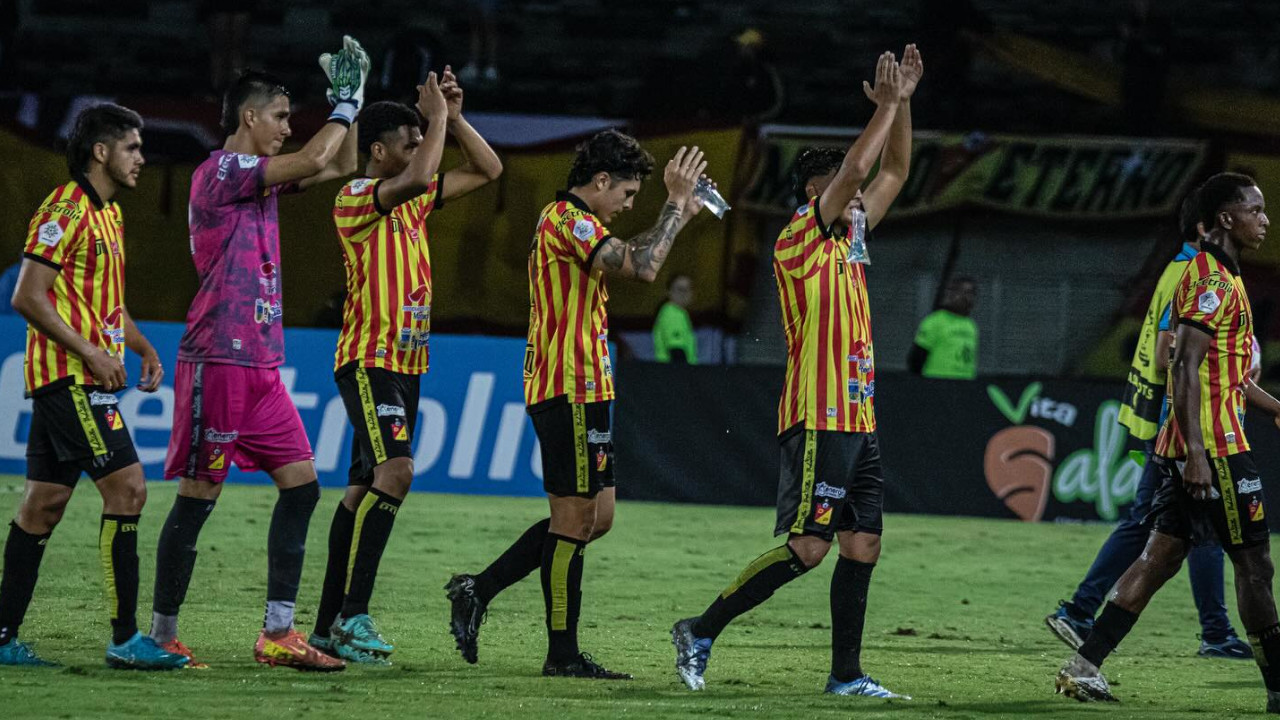 Patrocinadores del Deportivo Pereira asumen pago directo de salarios para superar crisis