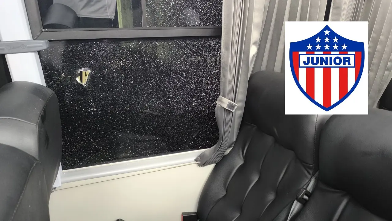 ¡Vergüenza Nacional! Presuntos hinchas del verde paisa atacaron el bus de Junior en Itagüí