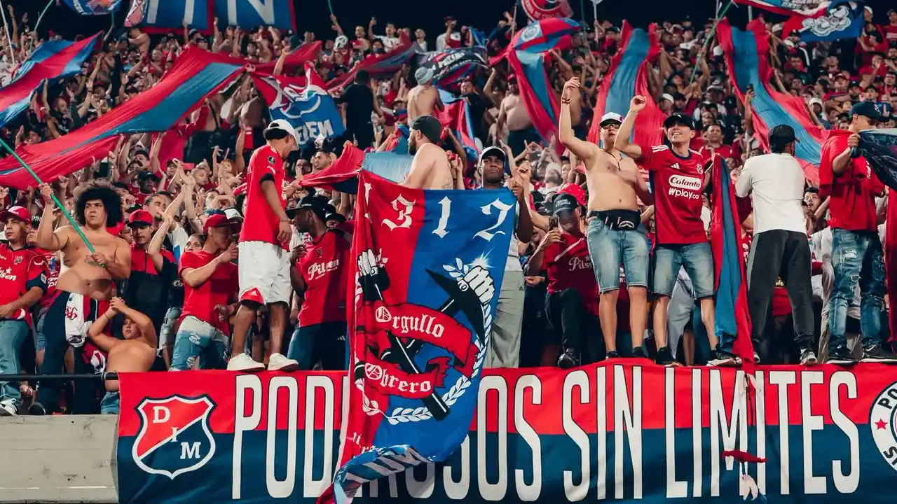 ¡Hinchas del DIM, pillen esto tan bonito! La familia roja llama a la solidaridad para una navidad feliz