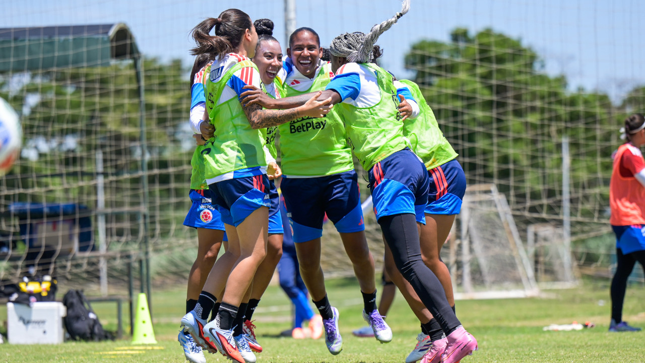 La Selección Colombia femenina inicia trabajos tácticos pensando en Bolivia