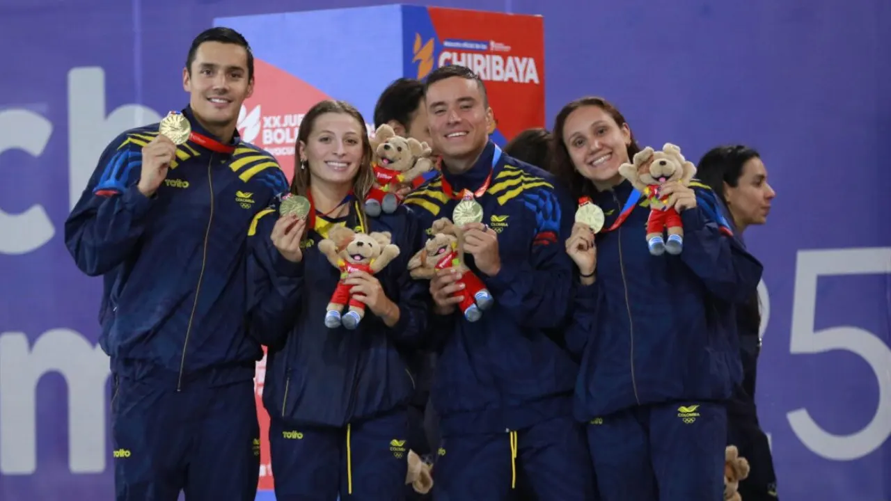 ¡Récord de oro! Natación colombiana cierra su capítulo en los bolivarianos con título general