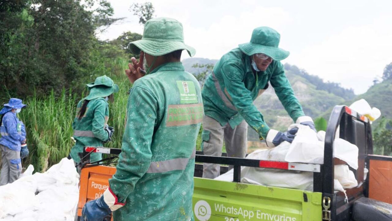 ¡Multas de hasta $2 millones! Medellín refuerza controles y aumenta sanciones por arrojar basuras y escombros