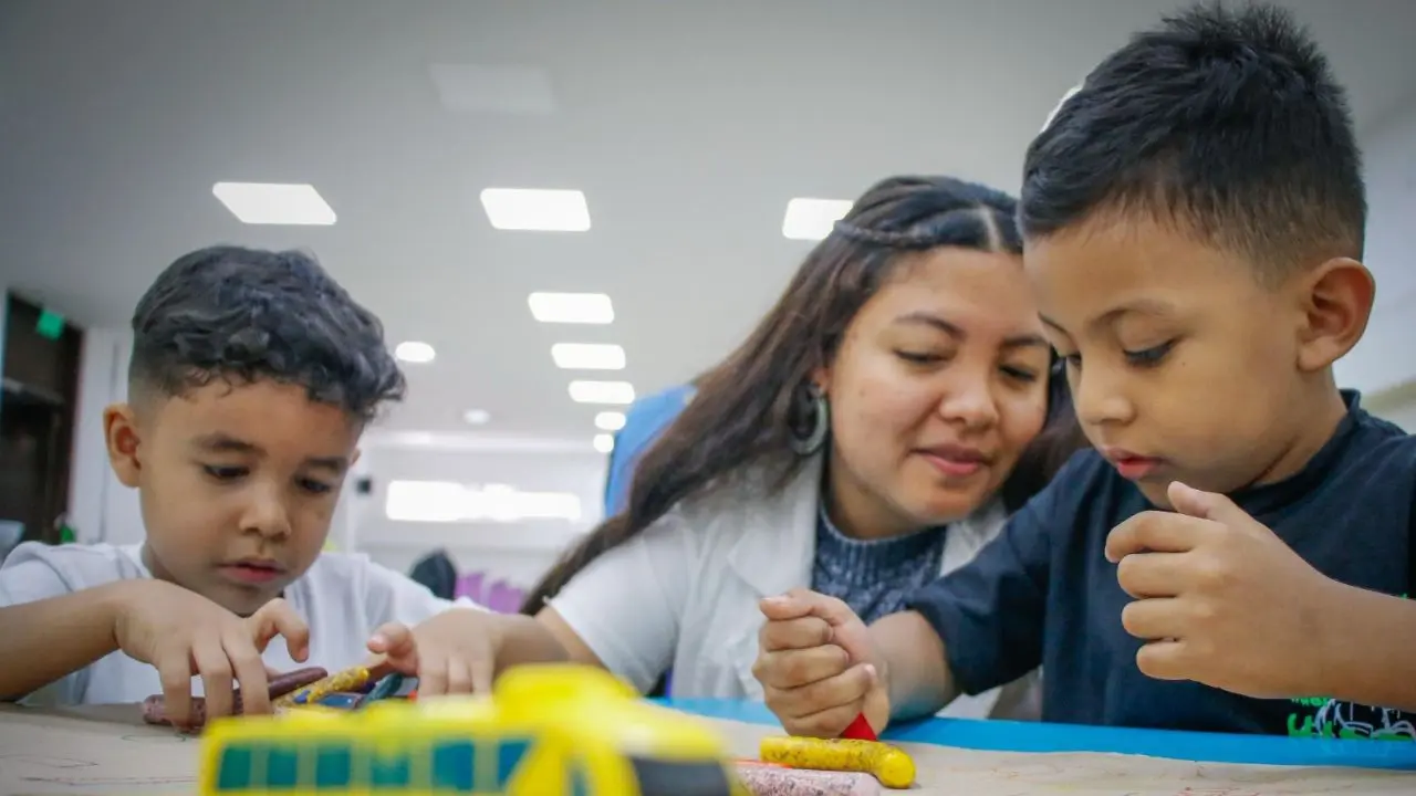 ¡Cuidado, papás! Buen Comienzo piden reforzar cuidado infantil en Navidad