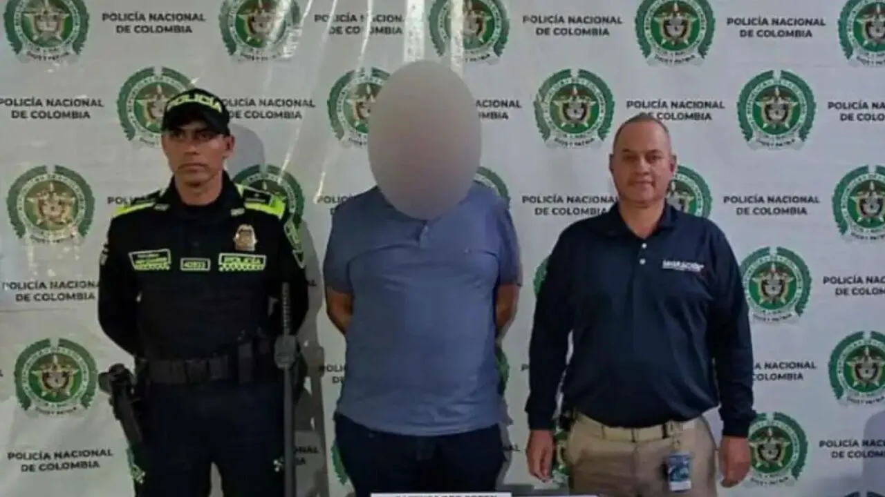 Interceptado en el José María Córdova: detienen a pasajero con circular azul de Interpol