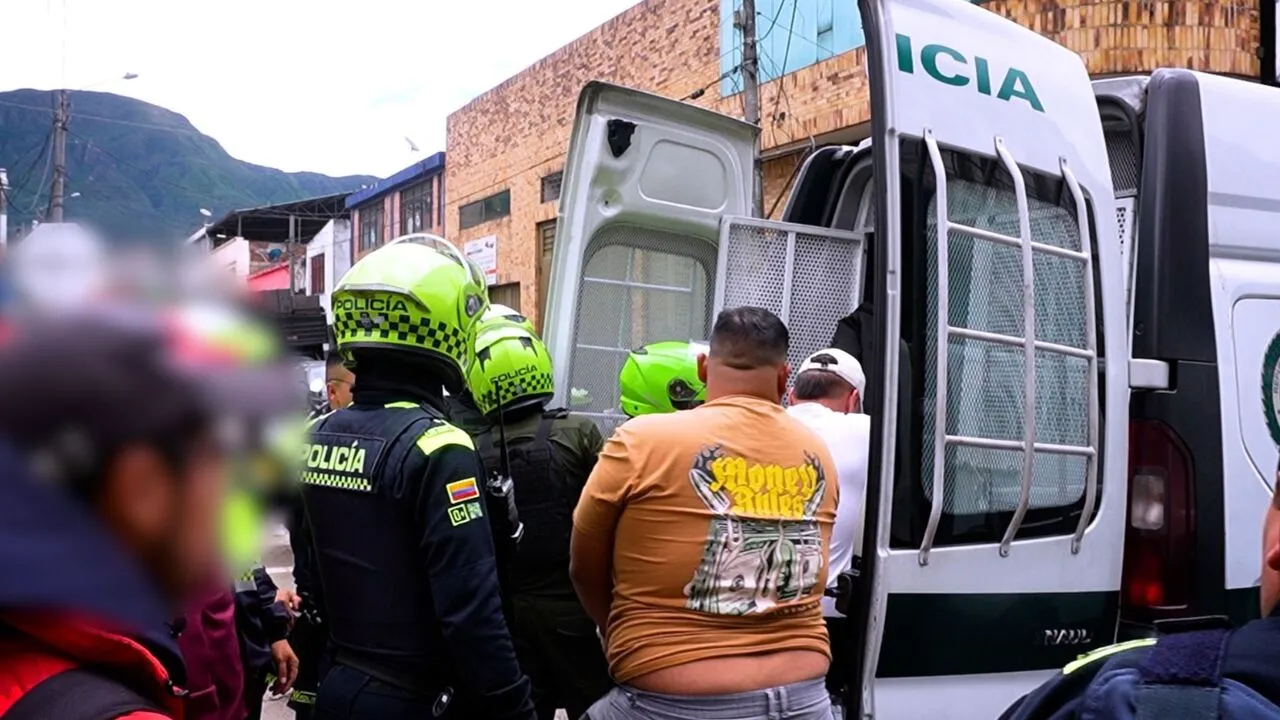 ¡Golpe al microtráfico! Cuatro capturados y más de 200 dosis incautadas en La Estanzuela, Bogotá