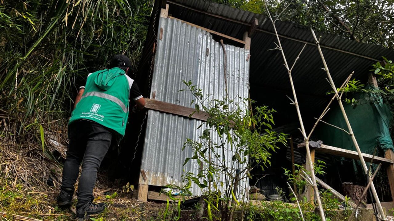 Autoridades frenan expansión irregular en Medellín