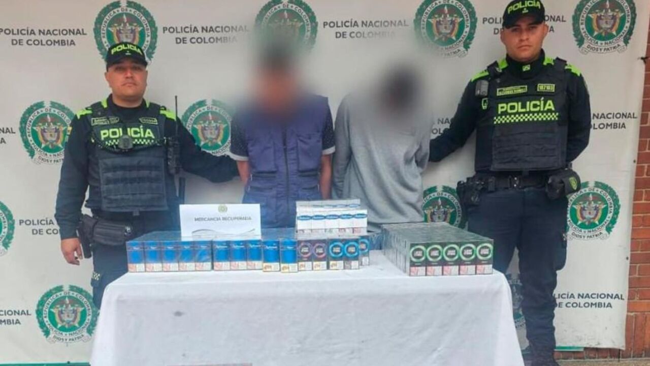 ¡Hasta ahí les llegó el negocio! Policía captura a dos hombres con casi 900 cajetillas de cigarrillos robadas en Bogotá
