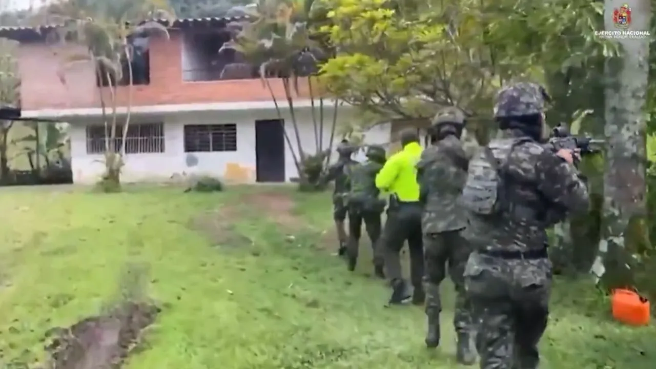 Cae sofisticado laboratorio del Clan del Golfo en Antioquia; droga era enviada en cajas de banano y piña