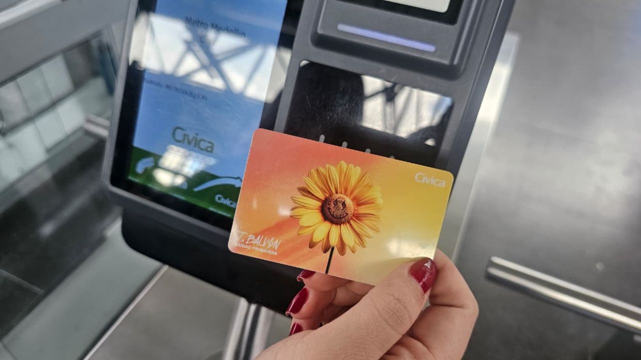 Metro de Medellín lanza Cívica conmemorativa de J Balvin por la campaña 'Ciudad Primavera'