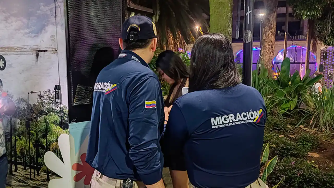 Migración entra a hoteles y Airbnb en Medellín