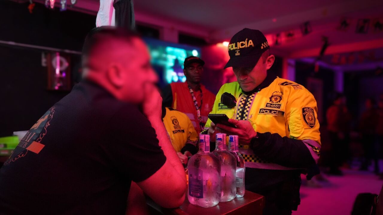 ¡Operativos en Suba! Autoridades hallan menor escondido en local donde se ejercían actividades sexuales