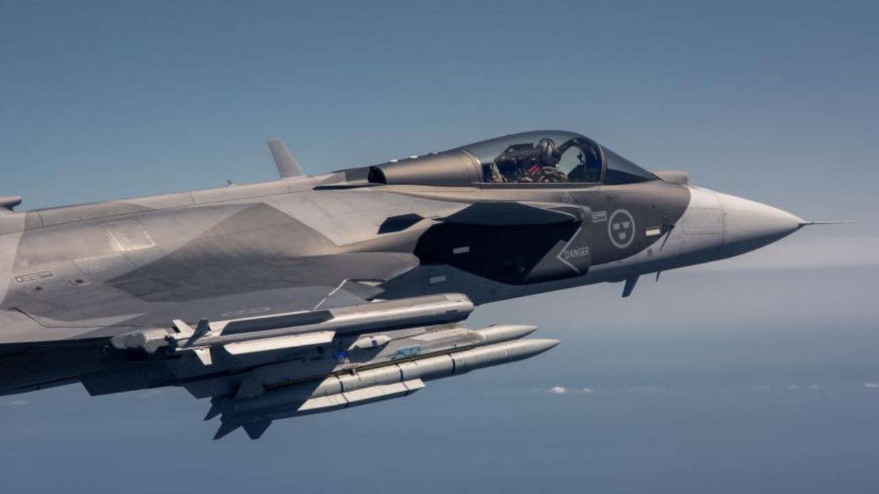 Contraloría y Congreso piden explicaciones por adquisición de aviones Gripen